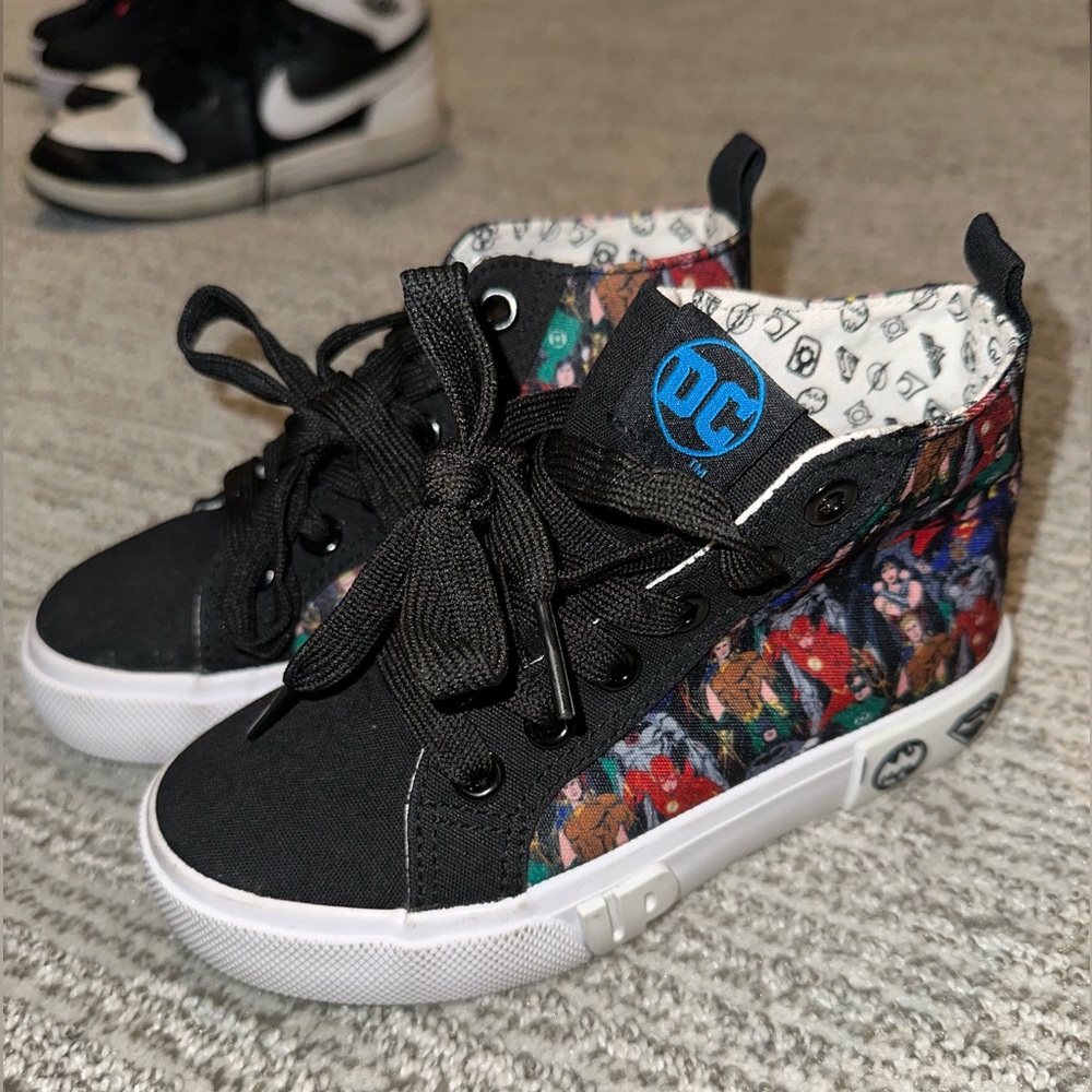 DC Super Hero Collage High Top Boy's Shoes Black